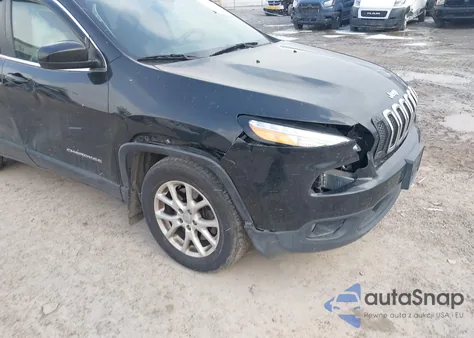 2015 Jeep Cherokee Latitude z USA, uszkodzony, nr VIN 1C4PJMCB5FW636063